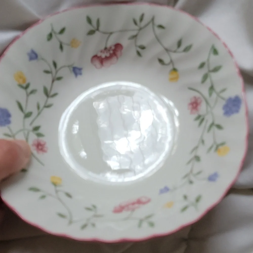 Johnson Brothers Floral Design Plate